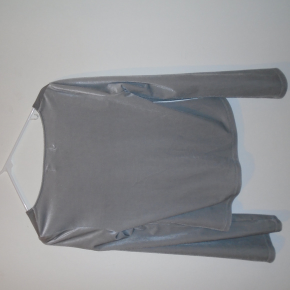 UO Marie Cinched V-Neck Velvet Top Silver - Picture 4 of 4